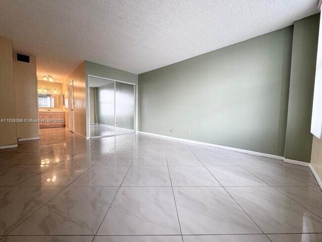Building Photo - 3800 S Ocean Dr