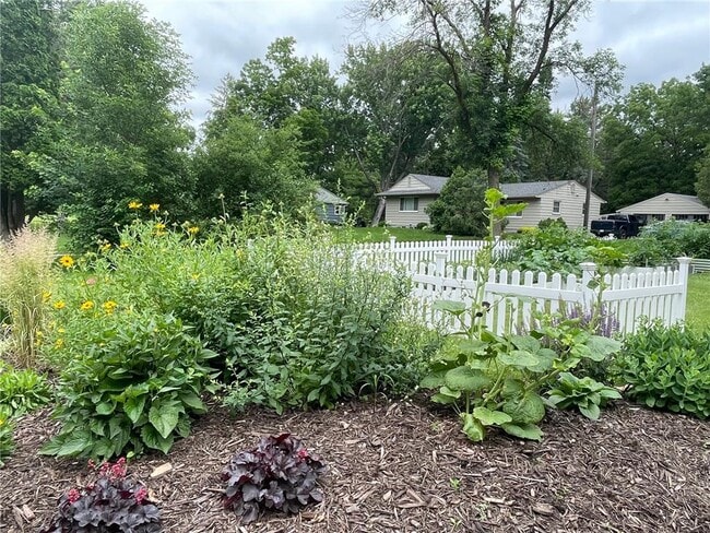 Building Photo - 17620 8th Ave N