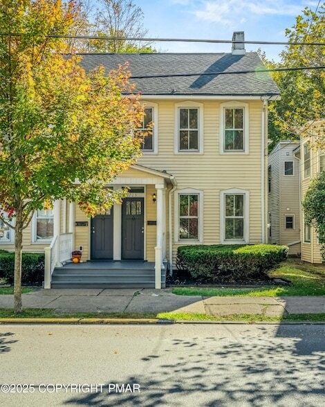 Building Photo - 703 Scott St