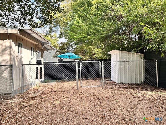 Building Photo - 511 McKie St