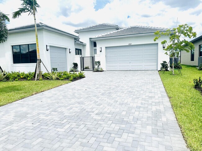 Building Photo - 12465 SW Crystal Cv Dr
