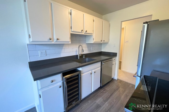 Building Photo - Remodeled 3BR Condo with Large Deck, Park Views & Resort-Style Amenities in Foster City