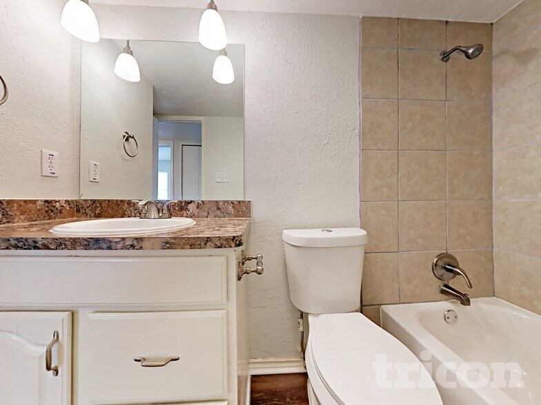 Building Photo - 7006 Blackberry Dr