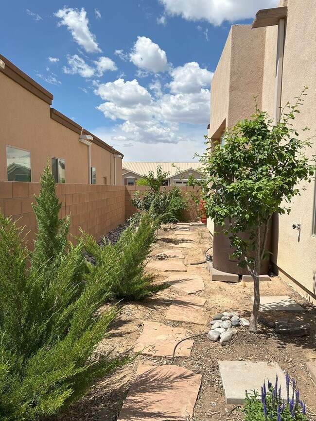 Building Photo - 56 Via Orilla Dorado