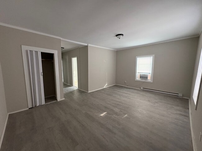 Building Photo - $875, 1bd/1ba + bonus room - High Point!