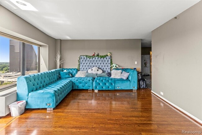 Building Photo - 5000 Town Center Dr