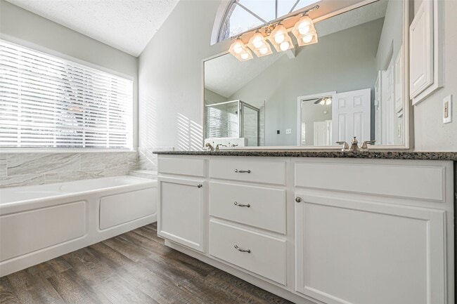 Building Photo - 5507 Village Springs Dr