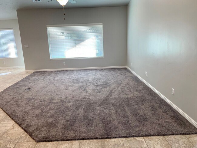 Building Photo - Beautiful 3-BR Home in Washington Fields