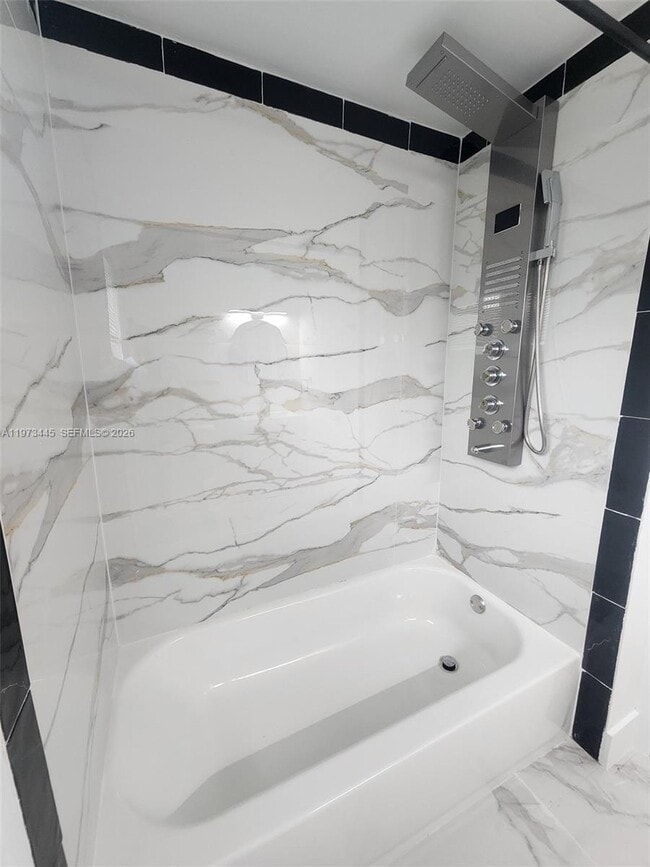 Building Photo - 2101 Normandy Dr