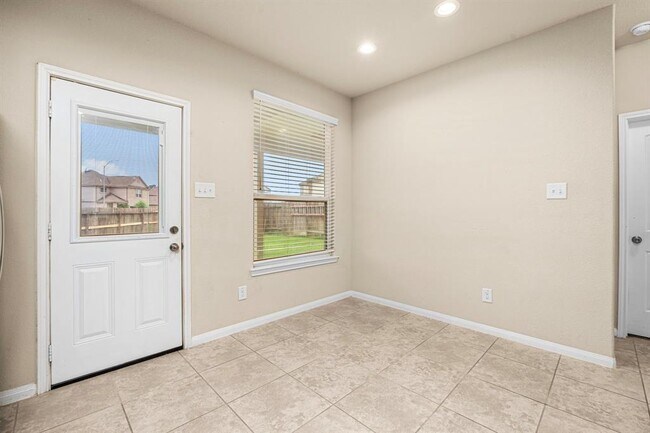 Building Photo - 7538 Merrylands Dr