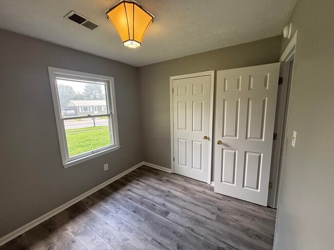 Building Photo - 3183 Beaver Creek Dr
