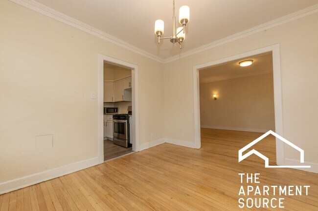 Building Photo - 209 Kedzie St