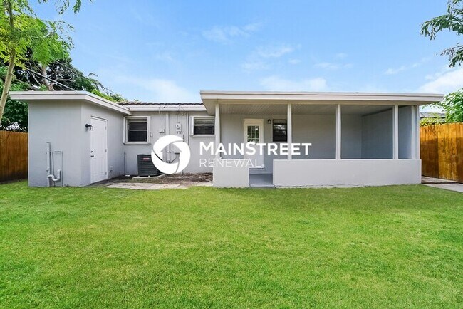 Building Photo - 2 Bedroom Pet-Friendly Home in Oakland Park, FL with Main Street Renewal
