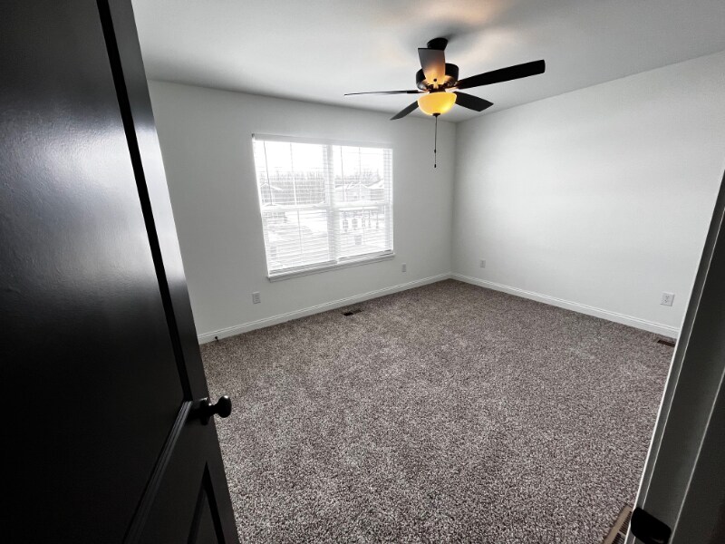 Building Photo - 2065 Aster Dr