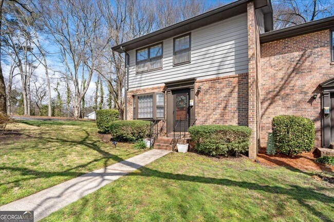 Building Photo - 541 N White St