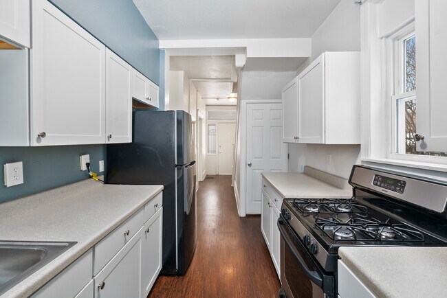 Building Photo - 439 Kingsboro St