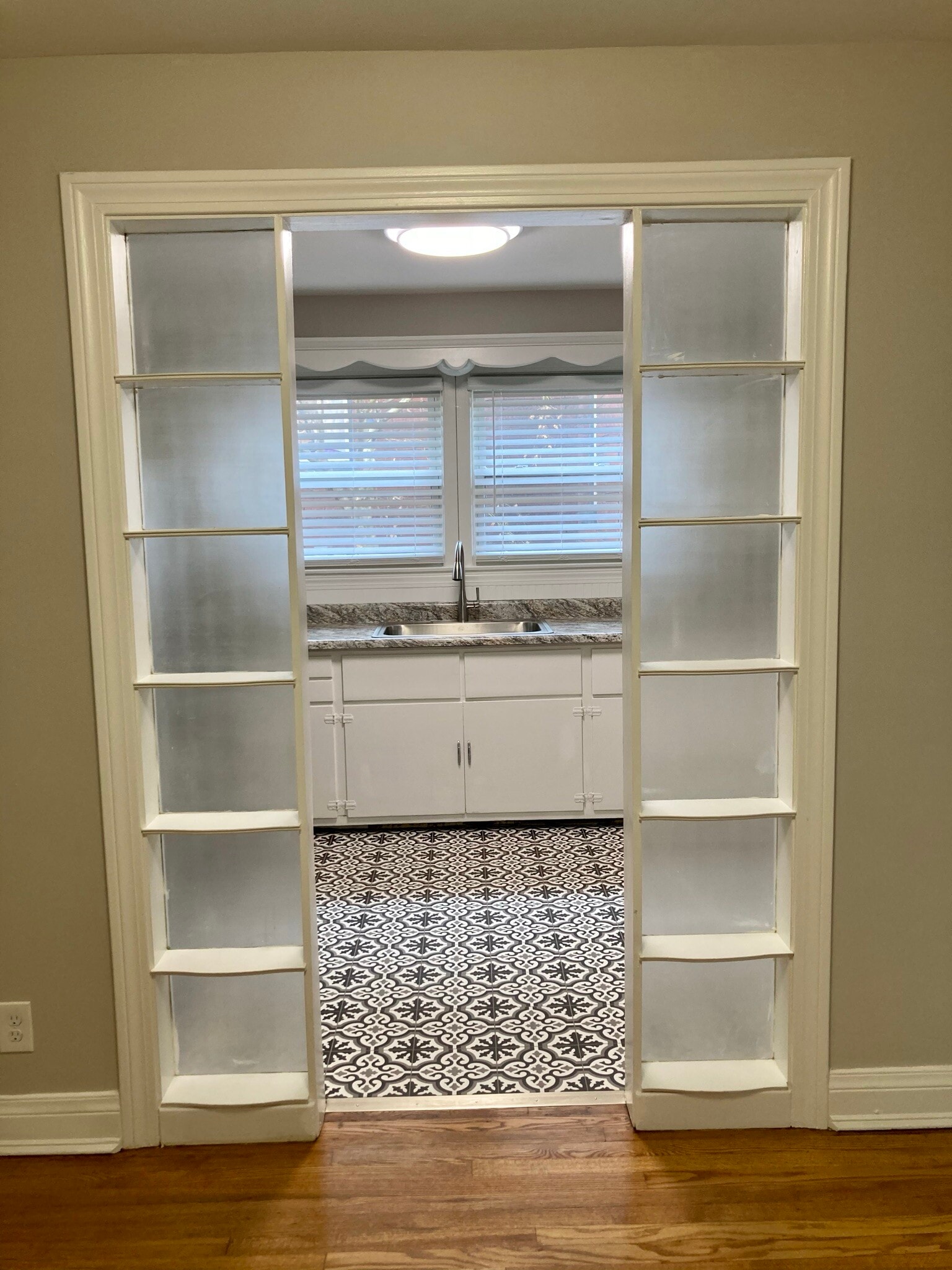 Built-In Shelving - 2118 Eastern Pky