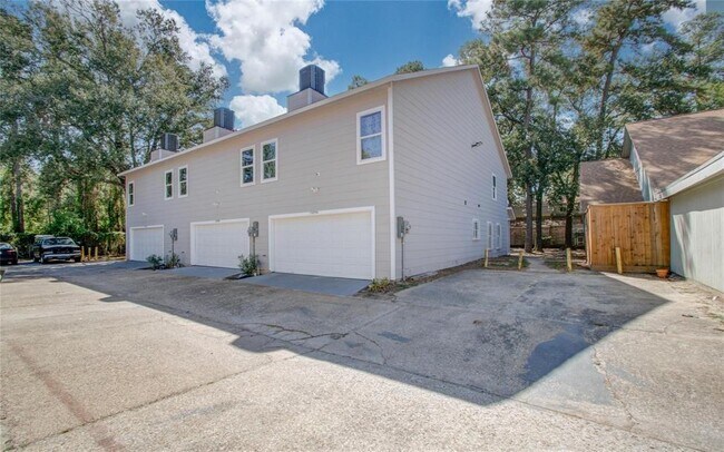 Building Photo - 12274 Wild Pine Dr