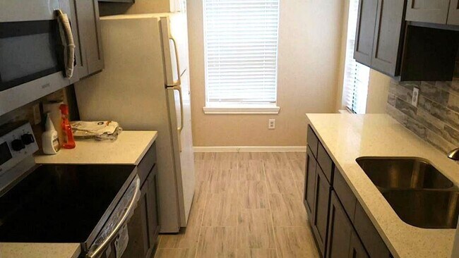 Primary Photo - 2255 Braeswood Park Dr