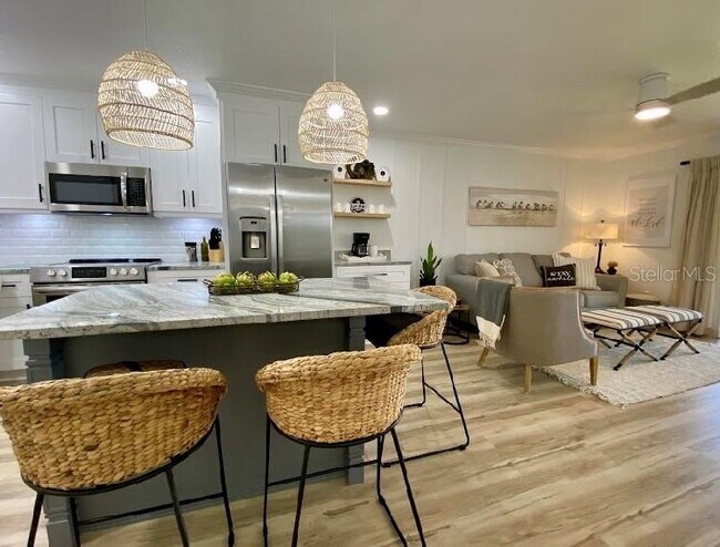 Building Photo - 646 Yardarm Dr