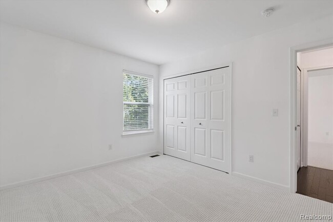 Building Photo - 21422 Navarra Dr