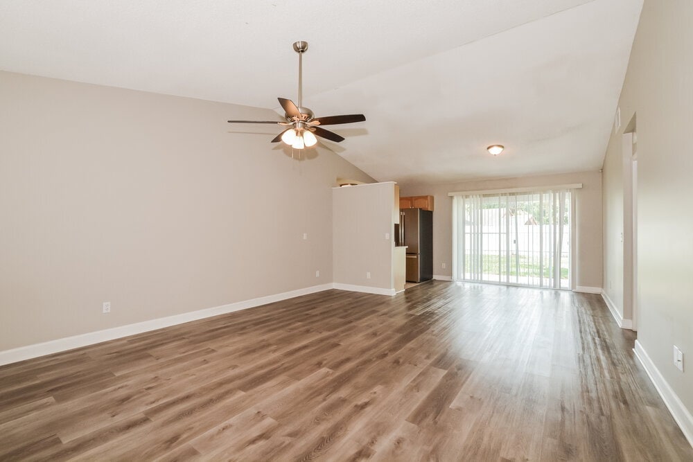 Building Photo - 426 Iowa Woods Cir E