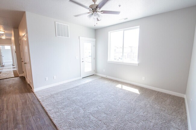Building Photo - 734 N 260 W