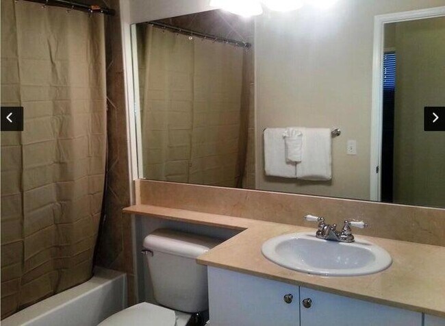 Building Photo - 804 E Windward Way