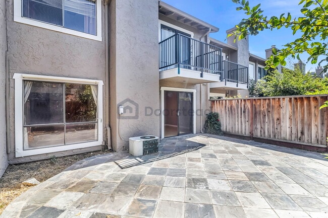 Building Photo - 1362 Casa Ct