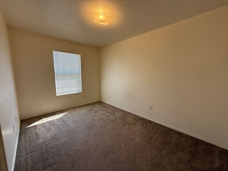 Building Photo - 4504 Alan Kent Dr