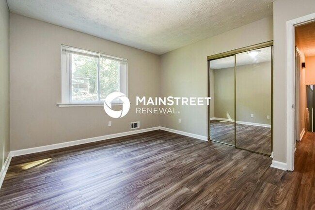 Building Photo - 3 Bedroom Pet-Friendly Home in Rex, GA with Main Street Renewal