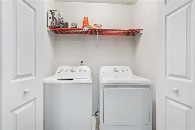Building Photo - 545 Windstone Trail