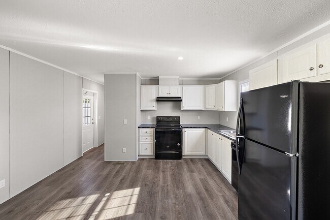 Building Photo - 715 Elmdale Ln