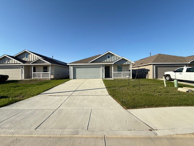 Building Photo - 3Bd 2Ba in Voss Farms Community, NBTX