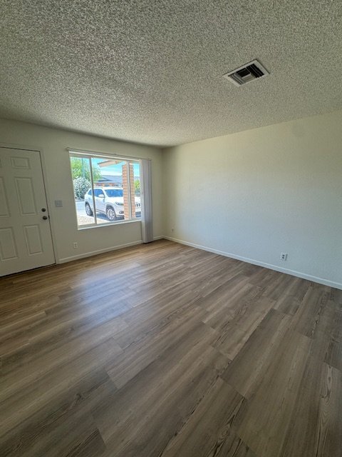 Building Photo - 2766 E Irwin Ave