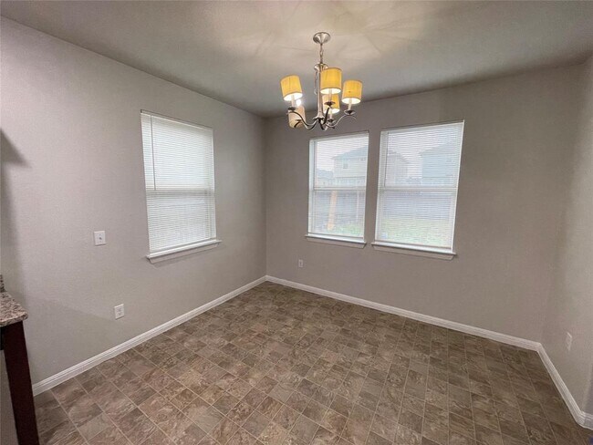 Building Photo - 221 Sambar Dr