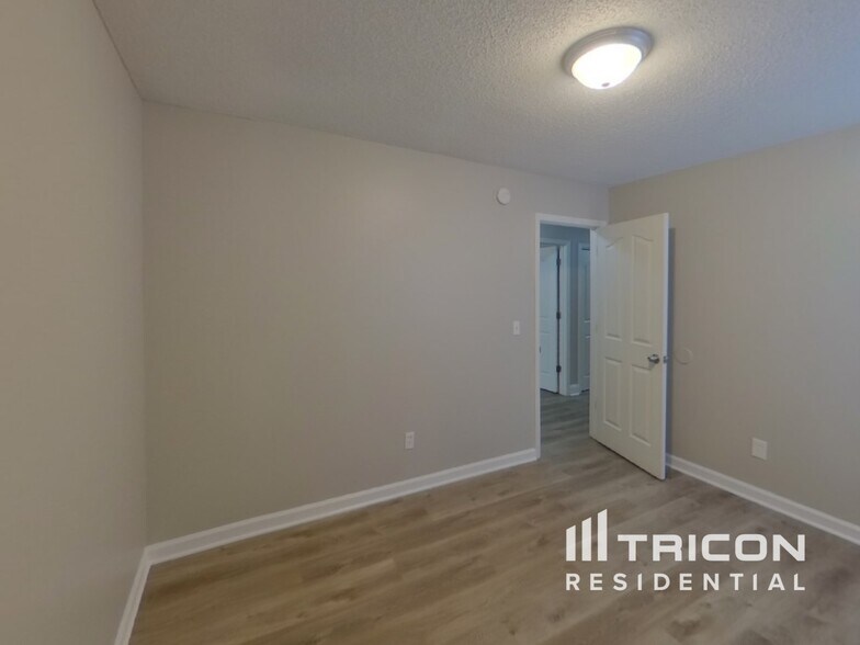 Building Photo - 1003 Cambridge Oaks Dr