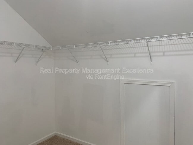 Building Photo - 5611 Sojourn Dr