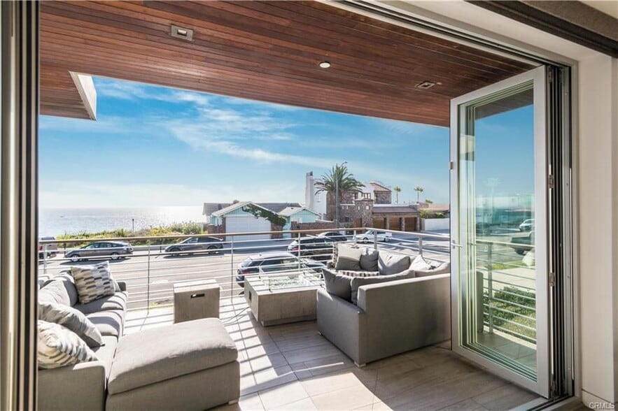 Building Photo - 810 Esplanade