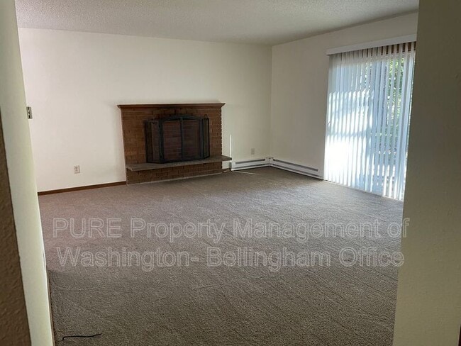 Building Photo - 2502 E Sunset Dr