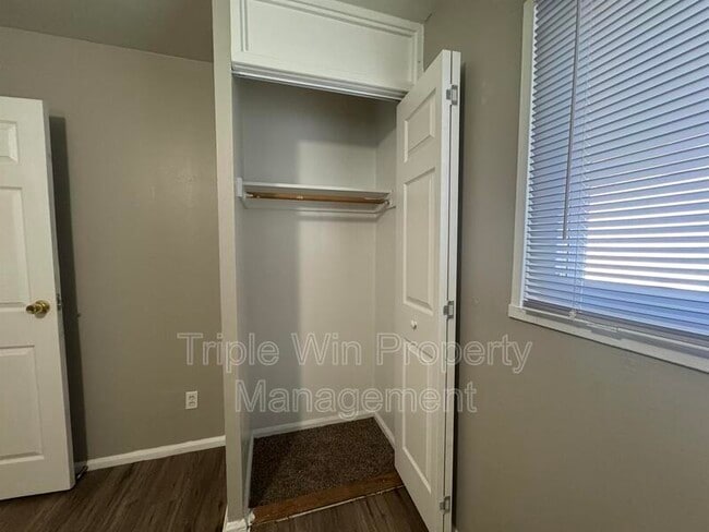 Building Photo - 915 Mullanphy Ln