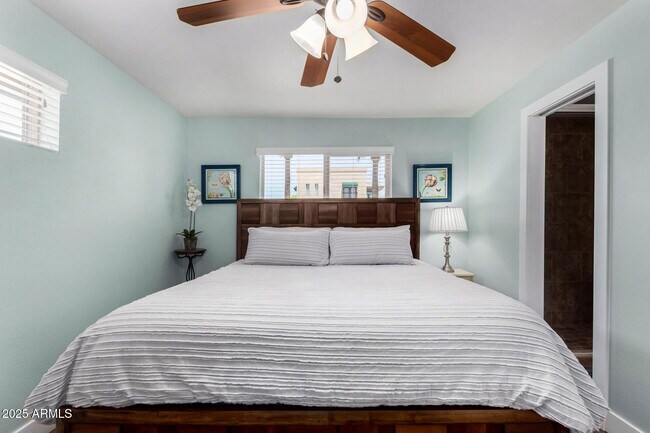 Building Photo - 6839 E Earll Dr