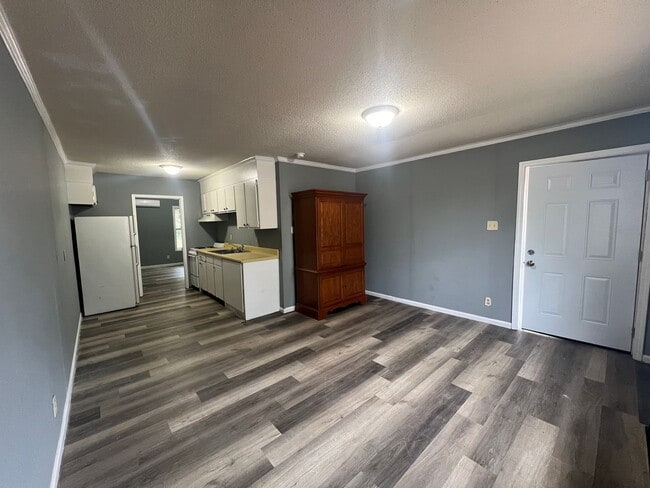 Building Photo - 450 29th Pl