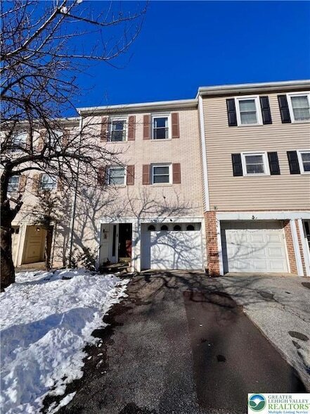 Building Photo - 8315 Countryside Ln