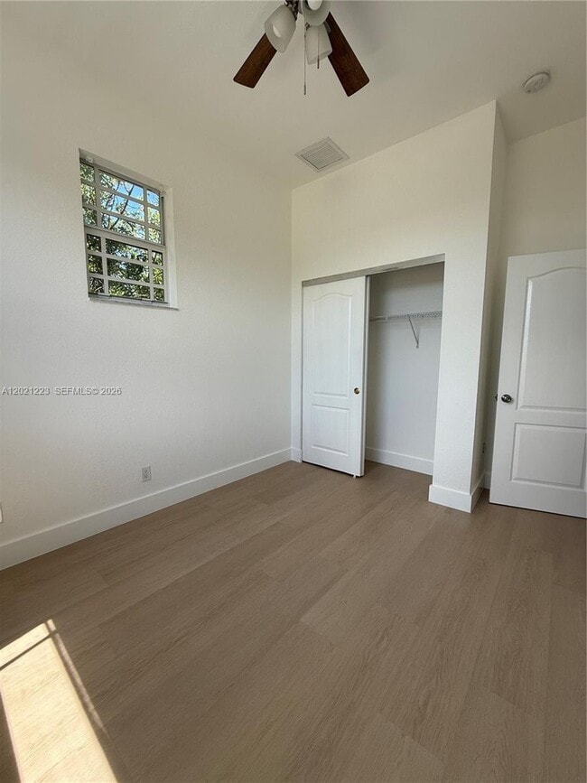 Building Photo - 1247 NE 23rd Ave
