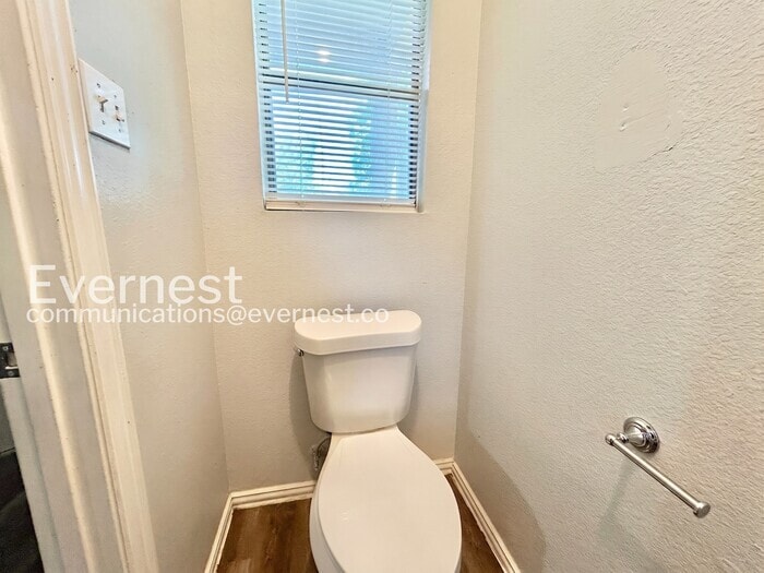 Building Photo - 146 Creek Cove Dr