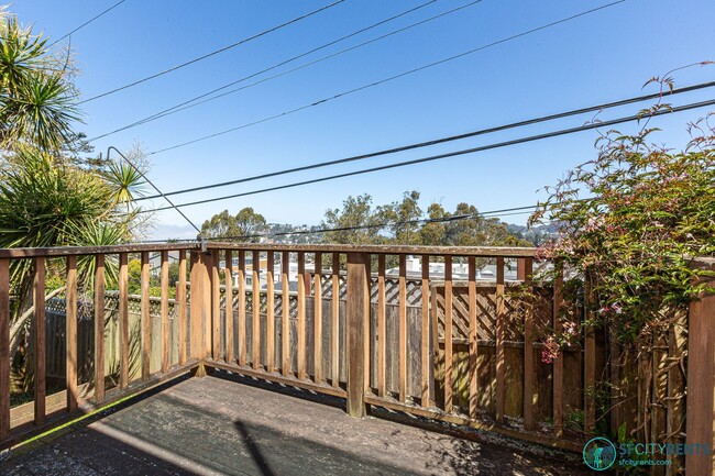 Building Photo - Sherwood Forest: Single Family Home w/ 2 C...