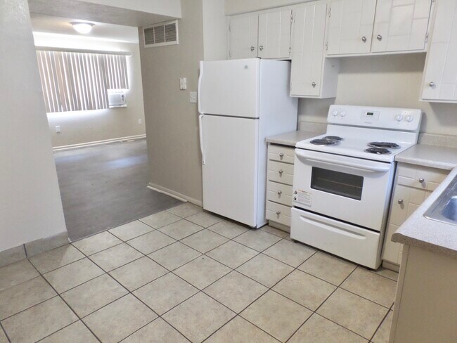 Building Photo - 2014 W 4700 S