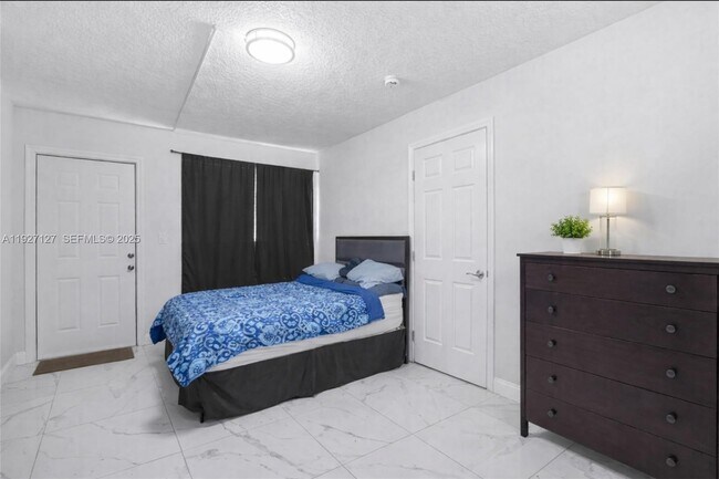 Building Photo - 3601 SW 2nd St