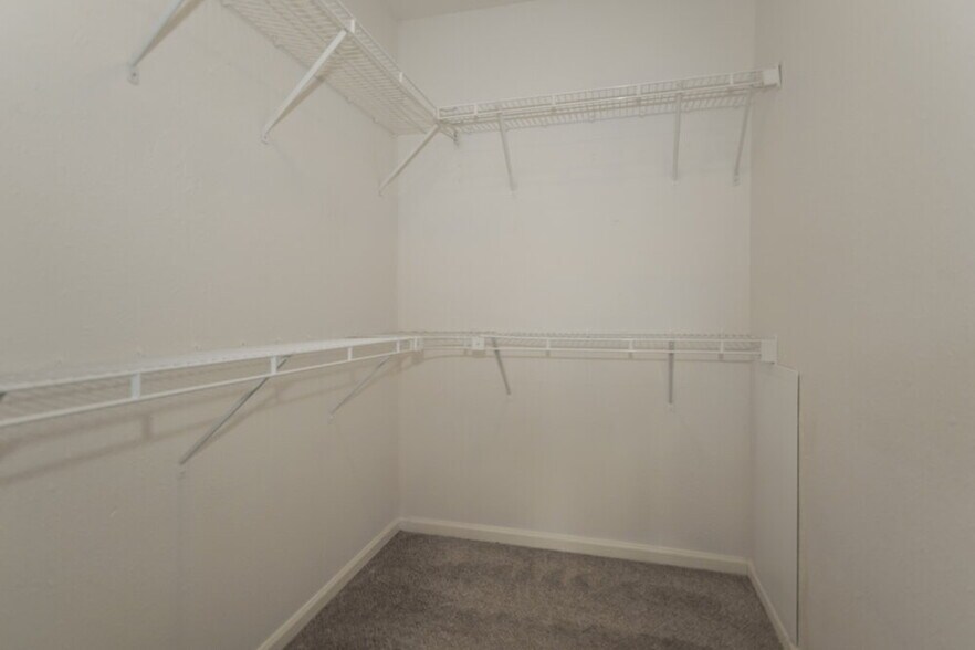 Building Photo - 6336 Long River Ln